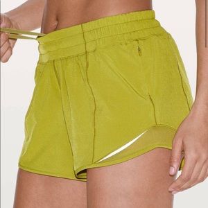 NWT HOTTY HOT shorts 8 lululemon new golden lime
